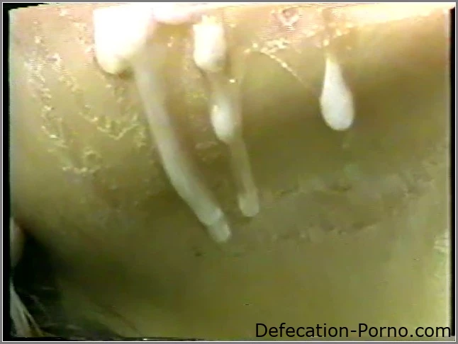 Mega PISS SHOWER on his cock - GeileDEERN 2025/MPEG-4/1.03 GB/warm shine2222